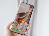 Wyświetlacz Reno10 Pro Plus. (Źródło: Digital Chat Station via Weibo)