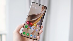 Wyświetlacz Reno10 Pro Plus. (Źródło: Digital Chat Station via Weibo)