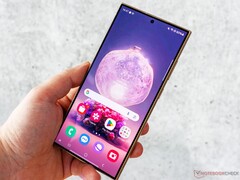 Galaxy S24 Ultra pokonuje iPhone&#039;a 15 Pro Max, a nawet Pixel 8 Pro w nowych testach wyświetlaczy. (Źródło obrazu: Notebookcheck)