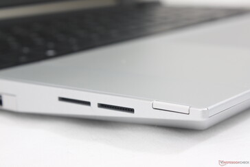 Podobne materiały ze stopu magnezu i aluminium jak w laptopie 13.5 zapewniają podobną teksturę i wygląd