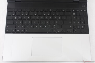 Moduły klawiatury i clickpada można wymieniać podczas pracy, w przeciwieństwie do modułu dGPU