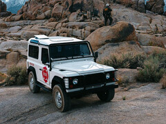 Nowa, wytrzymalsza antena Starlink Performance Kit. (Źródło zdjęcia: SpaceX)