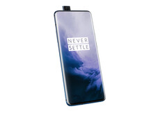 ...model OnePlus 7 Pro z wysuwanym aparatem...