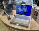 Acer Swift 16 AI jest wyposażony w masywny gładzik. (Źródło obrazu: Notebookcheck)