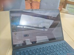 Oglądanie na zewnątrz w świetle dziennym