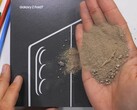 Samsung Galaxy Z Fold 7 to najnowszy telefon, który przeszedł testy wytrzymałości JerryRigEverything. (Źródło obrazu: JerryRigEverything na YouTube)