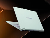 Phenom 15 Air 2026 jest jednym z pierwszych laptopów wyposażonych w procesor Ryzen 7 449. Na zdjęciu: zmodyfikowana grafika promocyjna przedstawiająca ten laptop.