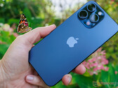 IPhone 15 Pro Max nie powinien się już przegrzewać po zainstalowaniu iOS 17.0.3. (Źródło obrazu: Notebookcheck)