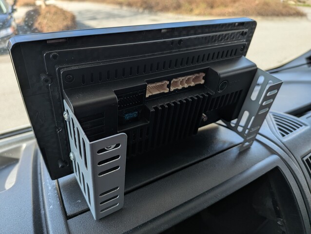 W porównaniu do znanych marek, te chińskie jednostki główne mogą być podejrzanie cienkie.