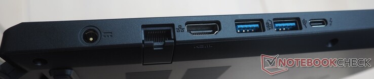 Po lewej stronie: Zasilanie, RJ45 LAN, HDMI 2.1, 2x USB-A 3.0, Thunderbolt 4