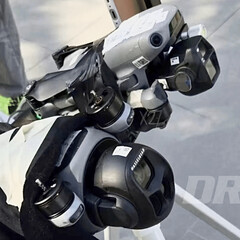 DJI Mavic 4 Pro obok Air 3S. (Źródło zdjęcia: via DroneXL & Jasper Ellens)