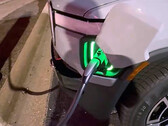 Rivian plug-and-charge działa teraz w Superchargers (zdjęcie: ryanhuber/X) 
