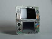 Nintendo 3DS z niestandardową przezroczystą obudową z małży