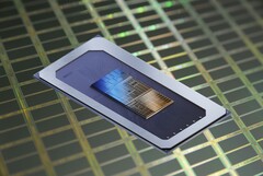 Procesory Intel Arrow Lake-S dla komputerów stacjonarnych będą sprzedawane pod marką "Core Ultra 200". (Źródło zdjęcia: Intel, Laura Ockel, edytowane)