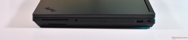 prawo: Czytnik kart inteligentnych, audio 3,5 mm, nanoSIM, USB-A 3.2 Gen 1, Kensington Lock