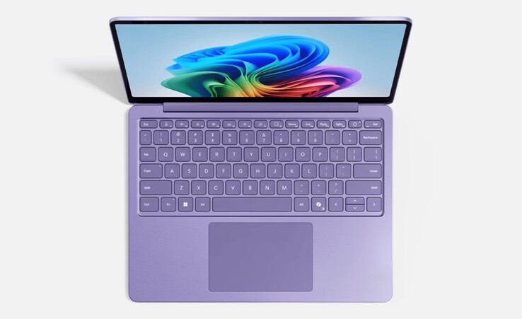 Microsoft Surface Laptop po raz kolejny będzie oferowany z 13- lub 15-calowym wyświetlaczem.