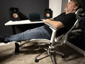 Ergonomiczne krzesło biurowe Sihoo Doro C300 w teście. (Zdjęcie: Marcus Schwarten / Notebookcheck)