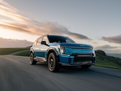 SUV Kia EV9 będzie dostępny w przedsprzedaży w USA od 16 października. (Źródło zdjęcia: Kia)