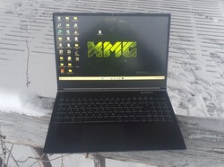 W teście: Schenker XMG Core 15 (M22), udostępniony przez firmę Schenker.