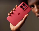 W nowym Moto G86 Power umieszczono potężną baterię o pojemności 6 720 mAh. (Źródło zdjęcia: Motorola)