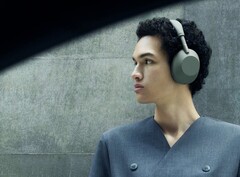 Model Sony WH-1000XM6 ma również problemy z zawiasami.