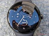 Pixel Watch nadal otrzymuje comiesięczne aktualizacje. (Źródło obrazu: NotebookCheck)