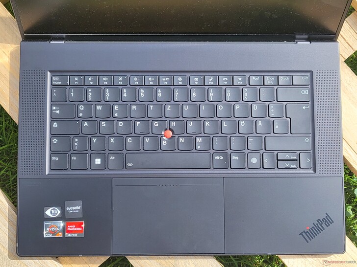 Lenovo ThinkPad Z16: klawiatura