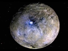 Ulepszone odwzorowanie kolorów planety karłowatej Ceres (źródło zdjęcia: NASA, JPL-Caltech, UCLA, MPS, DLR i IDA)