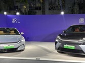 BYD oficjalnie wprowadza na rynek sedana Han L i SUV-a Tang L z pięciominutowym ładowaniem o mocy 1 MW 9 kwietnia (źródło zdjęcia: Electrowoz)