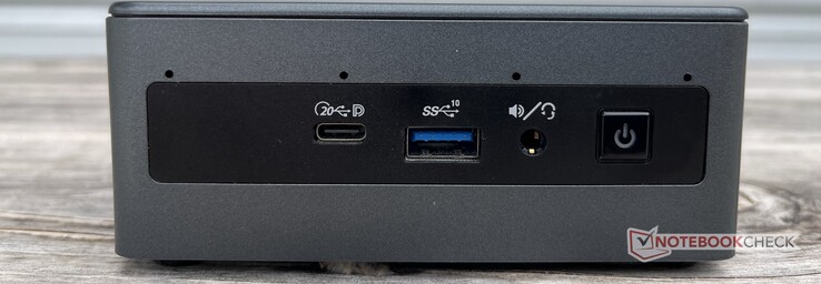 Przód: USB4 (20 Gbps, DisplayPort) Type-C, USB-A 3.2 Gen 2 (10 Gbps), combo audio, przycisk zasilania