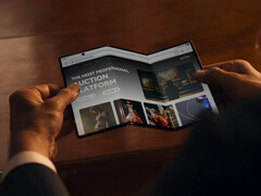 Oczekuje się, że Huawei zastąpi Mate XT, na zdjęciu, w mniej niż dwa miesiące. (Źródło zdjęcia: Huawei)