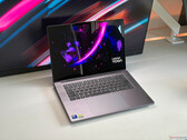 Doskonały 15-calowy laptop multimedialny z ekranem OLED o jasności 1100 nitów - recenzja Lenovo Yoga Pro 7i Aura Edition