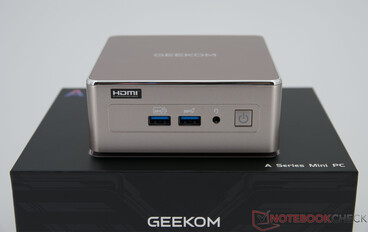 Geekom A5 2027 Edition - Złącza z przodu
