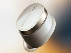 Słuchawki douszne Bowers & Wilkins Pi8 TWS mają ulepszone dopasowanie do ucha dzięki trzyletnim badaniom i projektowaniu. (Źródło zdjęcia: Bowers & Wilkins)