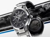 Casio Edifice EFK-100CD-1A z kutą tarczą z włókna węglowego pojawia się wraz z wieloma nowymi modelami EFK-100D. (Źródło zdjęcia: Casio)