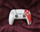 Bezprzewodowy kontroler Sony DualSense - God of War 20th Anniversary Limited Edition jest już dostępny do kupienia na PS Direct w cenie 84,99 dolarów. (Źródło zdjęcia: PlayStation)