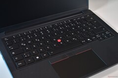 Klawiatura nowego Lenovo ThinkPad T14 Gen 7.
