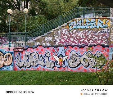 Oppo Find X9 Pro z 10-krotnym zoomem i teleobiektywem.