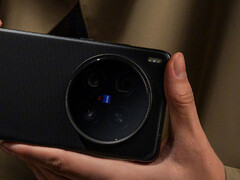 Find X9 Pro ma przyjąć układ aparatu z Vivo X200 Ultra, gdy zostanie wprowadzony na rynek jeszcze w tym roku. (Źródło zdjęcia: Vivo - edytowane)