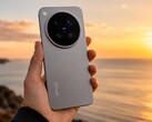 Oficjalny film demonstracyjny firmy Vivo pokazuje, jak dobrze główny aparat modelu X500 Pro Max, wyposażony w matrycę opartą na technologii LOFIC, radzi sobie w porównaniu z matrycą nieopartą na tej technologii.