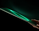 Pad 9 Pro ma grubość zaledwie 5,8 mm. Na zdjęciu: zdjęcie promocyjne przedstawiające smukłą konstrukcję urządzenia.