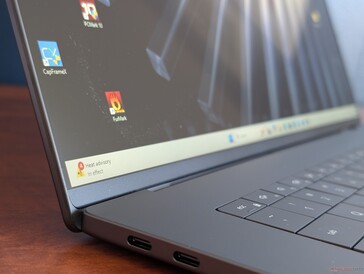 XPS 16 jest jednym z pierwszych laptopów z systemem Windows wyposażonych w panel VRR o częstotliwości zaledwie 1 Hz