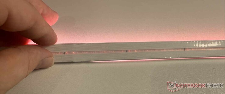 Taśmę świetlną Govee COB Strip Light 2 Pro można przycinać co 6,5 cm (czarne oznaczenia)