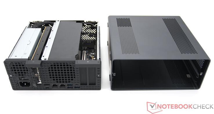 Minisforum MS-02 Ultra otwarte