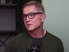 Dyrektor generalny Roblox, David Baszucki, na zdjęciu w podcaście (źródło zdjęcia: New York Times)