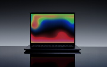 Surface Laptop Ultra ma 15-calowy wyświetlacz mini-LED o jasności 2000 nitów HDR.