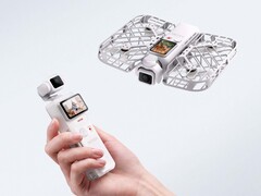 Versa to zarówno kamera z gimbalem, jak i dron
