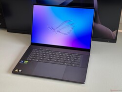 Ocena w recenzjach: 90,4%: Asus ROG Zephyrus G16 GU606AW
