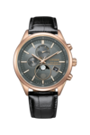 Zegarek Citizen BY1033-01H Eco-Drive z wskaźnikiem faz księżyca, wyposażony w tarczę w kolorze antracytowej szarości, kopertę ze stali nierdzewnej w odcieniu różowego złota, czarny skórzany pasek, analogowy wskaźnik faz księżyca, dwa dodatkowe cyferblaty oraz okienko datownika.