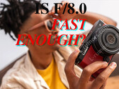 Panasonic Lumix S9 wyciekł w całej okazałości, łącznie z towarzyszącym mu obiektywem stałoogniskowym, który będzie dostępny później niż korpus aparatu. (Źródło zdjęcia: Andrea Pizzini - edytowane)